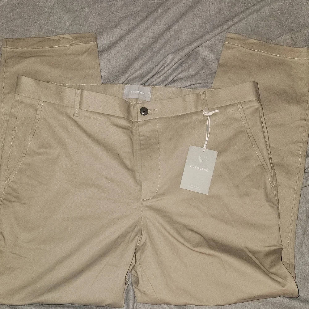 NWT- Everlane Khaki Slim Pants Size 40x30